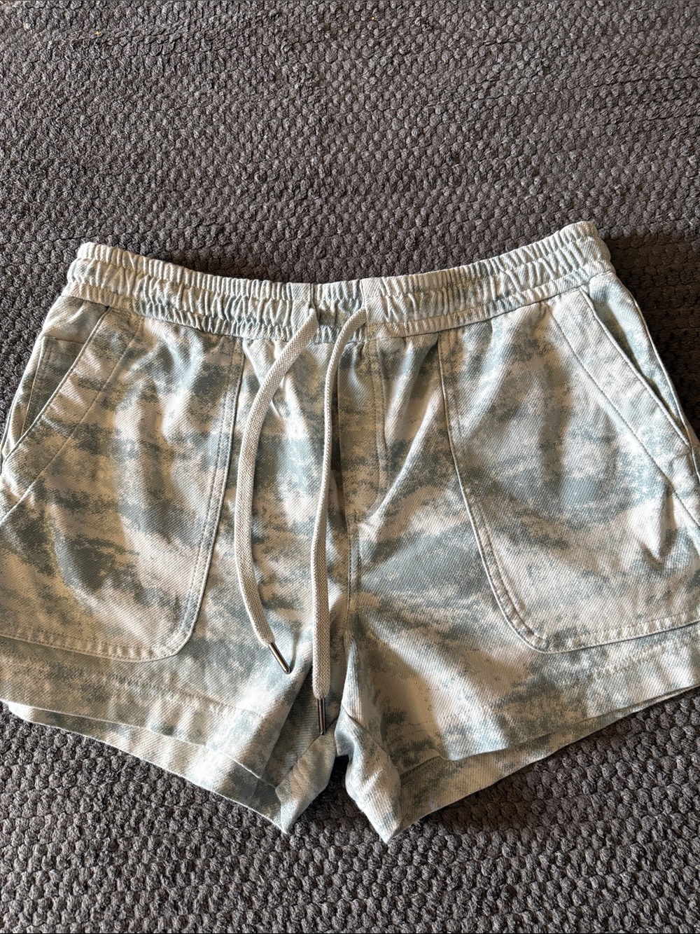 Athleta Farallon Green Gray Camo shorts - Picture 3 of 5